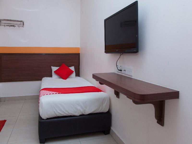 Oyo 575 Hotel Dns Ίπο Εξωτερικό φωτογραφία