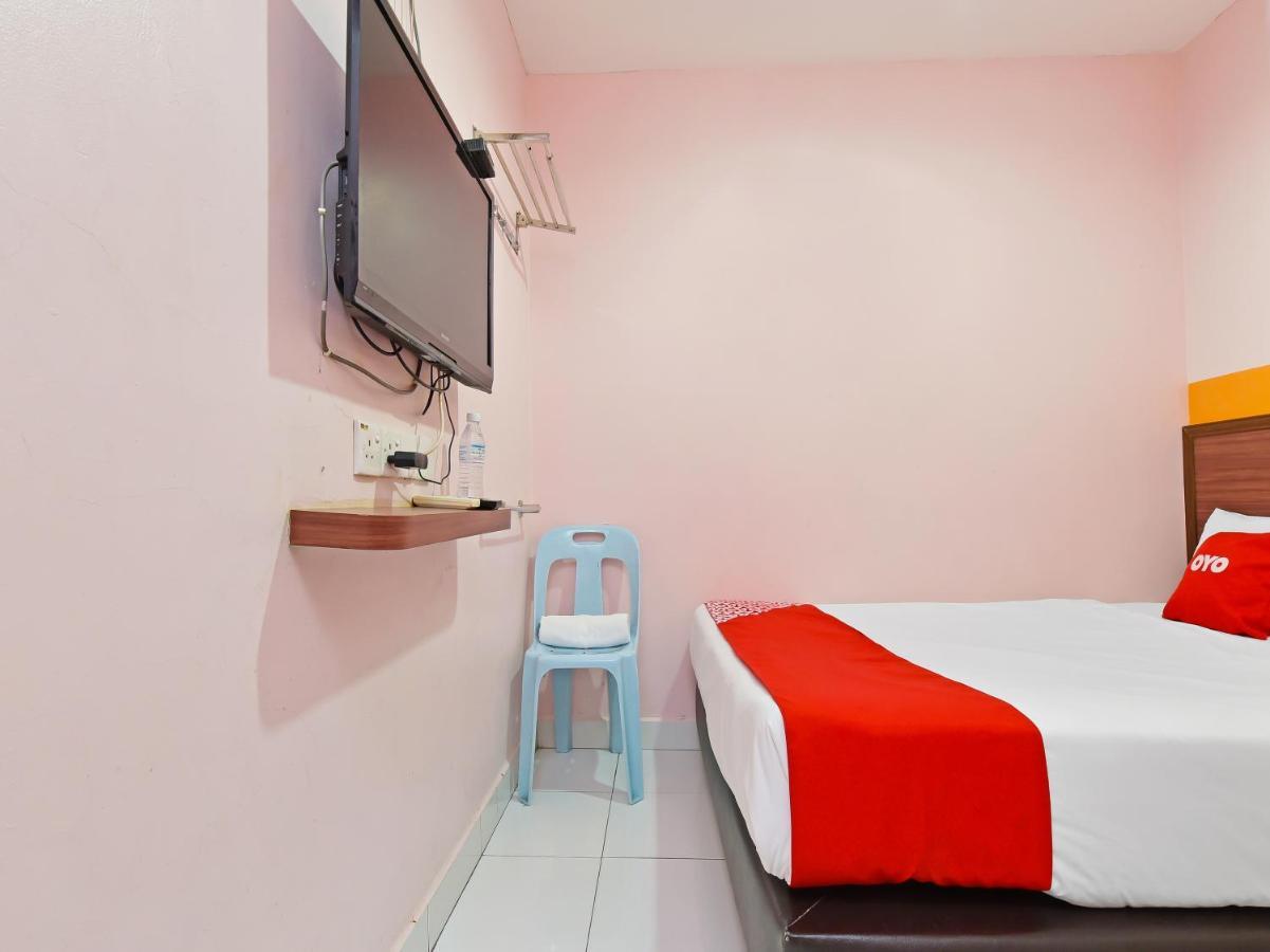 Oyo 575 Hotel Dns Ίπο Εξωτερικό φωτογραφία