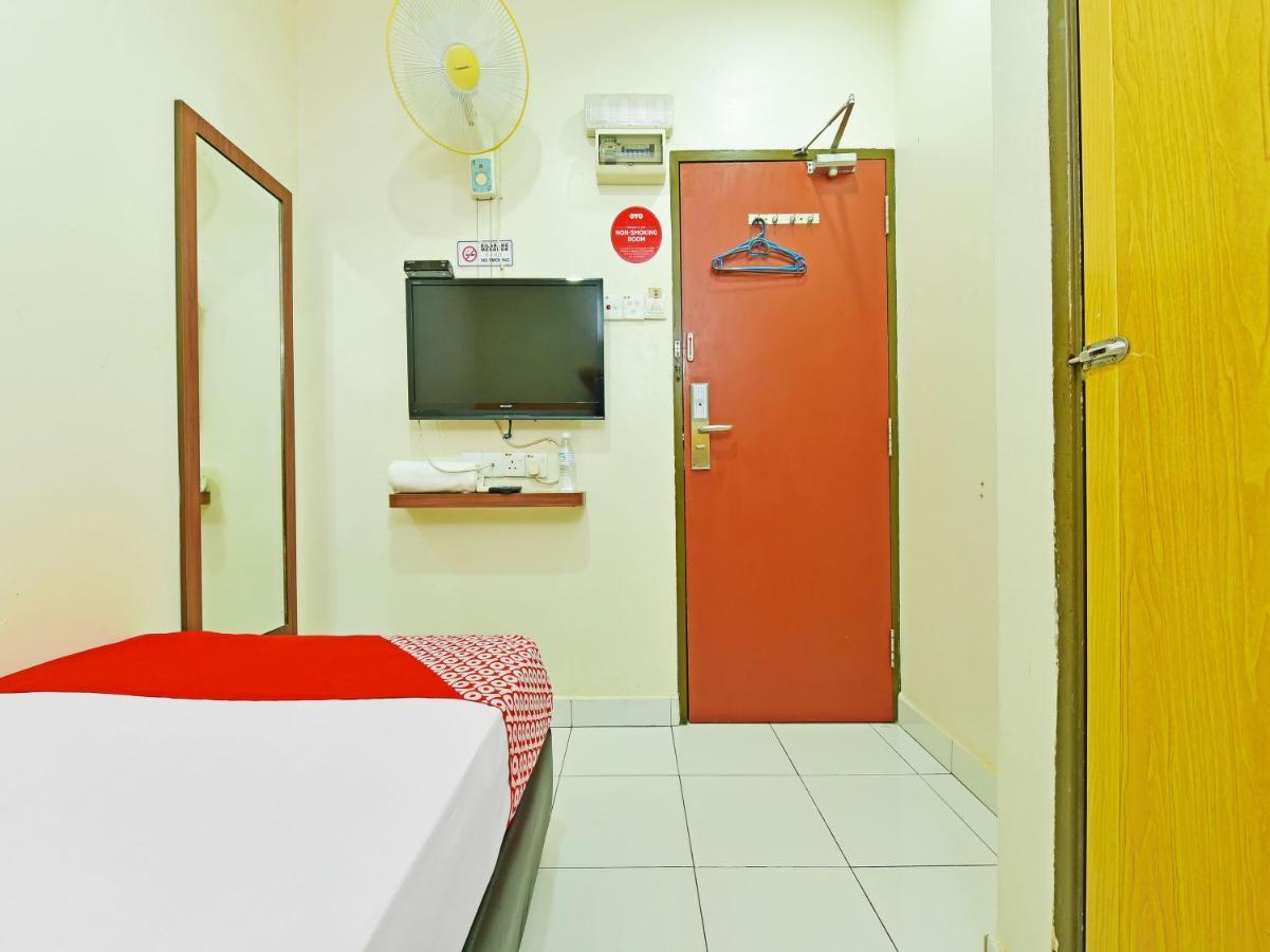 Oyo 575 Hotel Dns Ίπο Εξωτερικό φωτογραφία