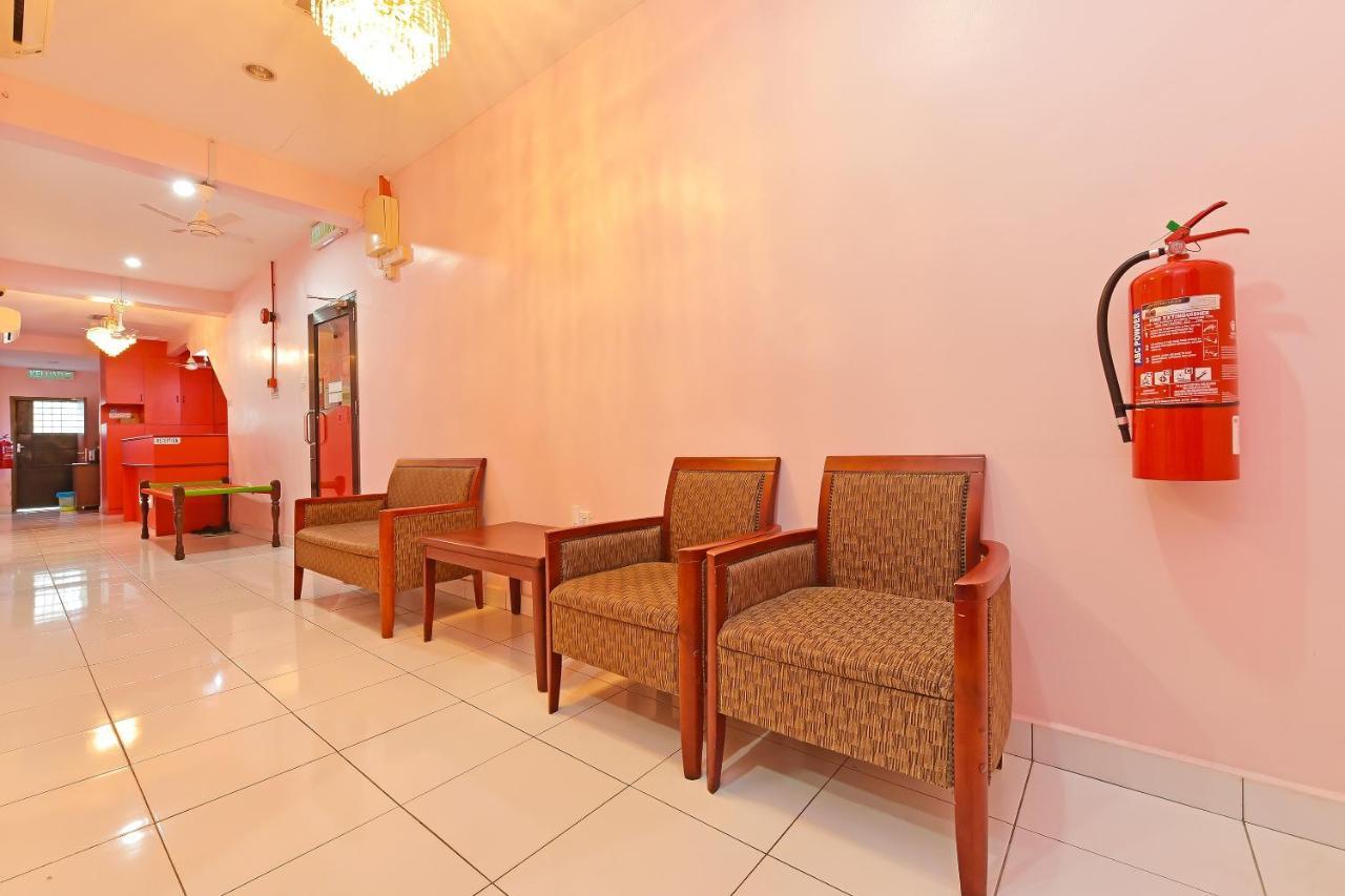 Oyo 575 Hotel Dns Ίπο Εξωτερικό φωτογραφία