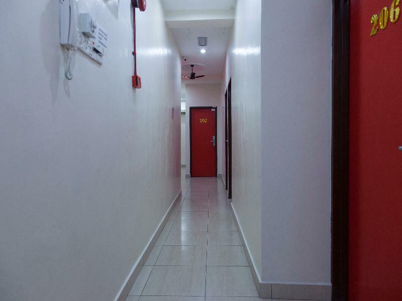 Oyo 575 Hotel Dns Ίπο Εξωτερικό φωτογραφία