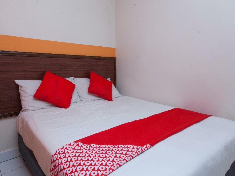 Oyo 575 Hotel Dns Ίπο Εξωτερικό φωτογραφία
