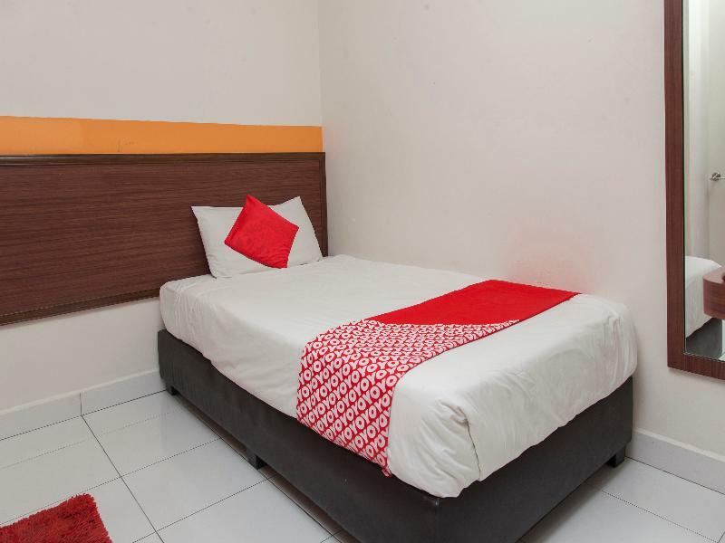 Oyo 575 Hotel Dns Ίπο Εξωτερικό φωτογραφία