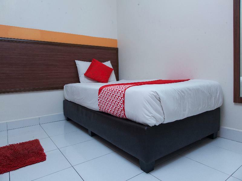 Oyo 575 Hotel Dns Ίπο Εξωτερικό φωτογραφία